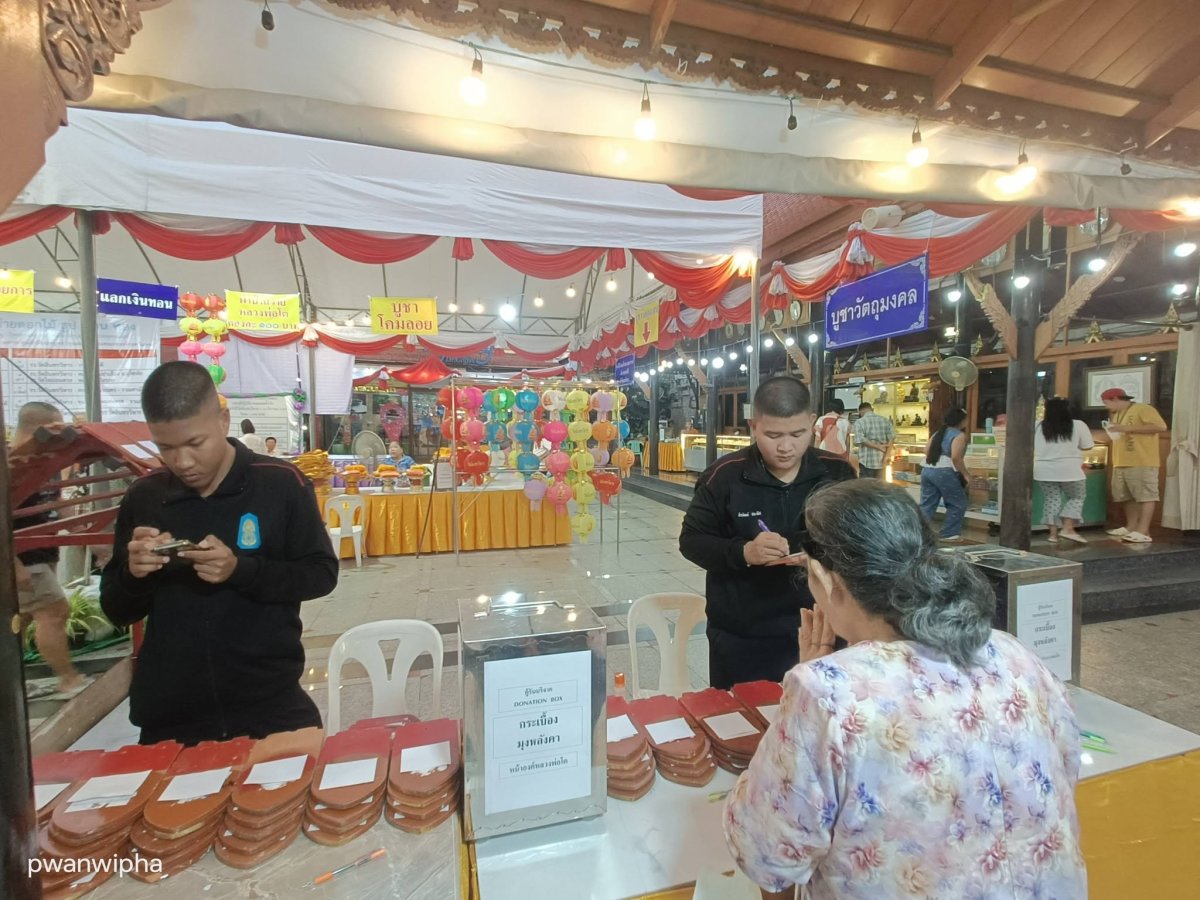 ร่วมกิจกรรมจิตอาสาบำเพ็ญประโยชน์ช่วยงานประจำปีวัดอินทรวิหาร ครั้งที่ 98